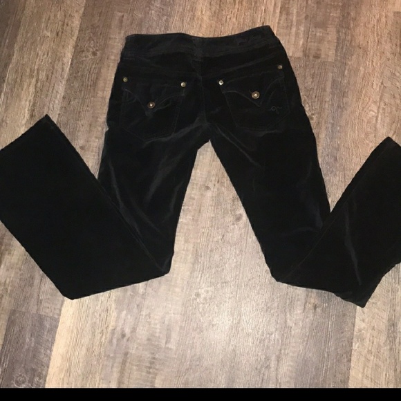 Guess - Picture 3 of 5